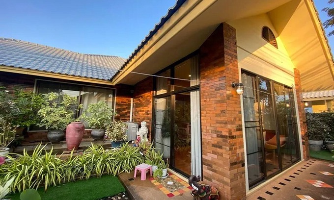 Hang Dong Villa | Discover Baan Wang Tarn: Family-Friendly with Breakfast Included