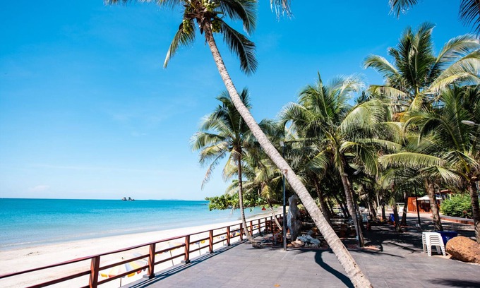 Mae Pim Hotel | Discover Baansuan Aokhai Beach Resort: Family-Friendly Stay