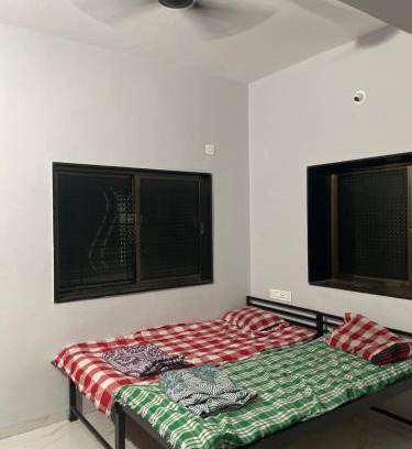 Akalkot Cabin | Cozy Baba Guest House - Pet and Child-Friendly Retreat