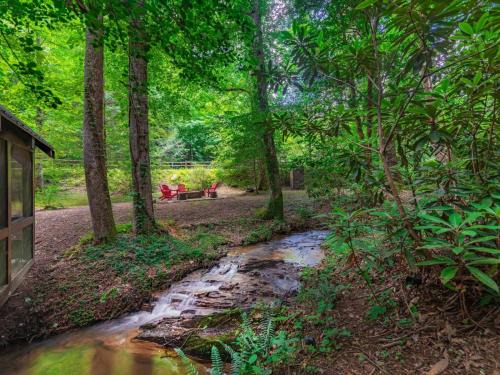 Foxfire Estates House | Relax at Babbling Brook - 10 Minutes to Downtown Blue Ridge
