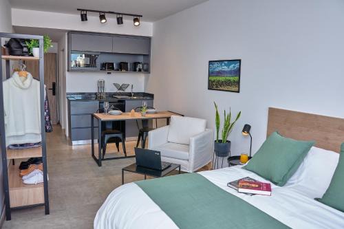 Buenos Aires Central Business District Apartment | Family-Friendly Babel Campus: 4-Star Stay with Top Ratings