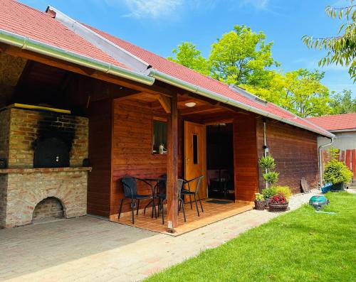 Zánka Ski Chalet | Inviting Babett Vendégház: Family-Friendly & Accessible Stay