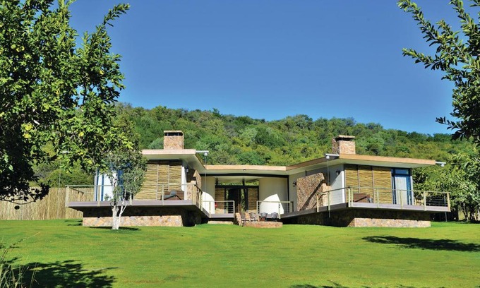 Rooiberg Cabin | Discover Babirwa Golf and Bush Lodge: Top-Rated Oasis
