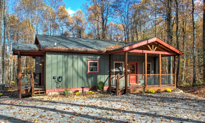 Skyland House | Cozy Cabin Retreat on Bearwallow Mountain with Hot Tub