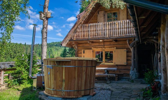 Nowy Targ Villa | Experience Bacówka w górach- Kolasówka: Guest Rated 9.9
