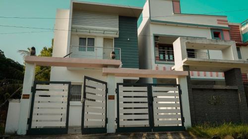 Vadanemelli House | Pet-Friendly Bacardi House with Breakfast & Family Amenities