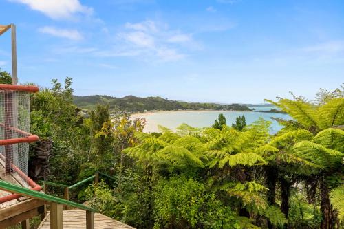 Oakura House | Relax at Bach - Family-Friendly Oakura Holiday Home
