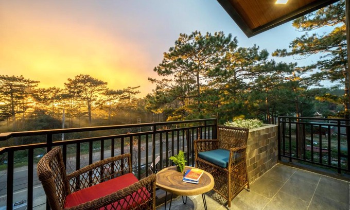 Kon Plong Hotel | Discover Bach Duong Hotel: Family-Friendly & 5-Star Comfort