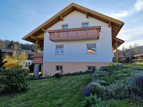 Bischofsmais Apartment | Discover Bachoase Bischofsmais: Rated 9.5, Family-Friendly Stay