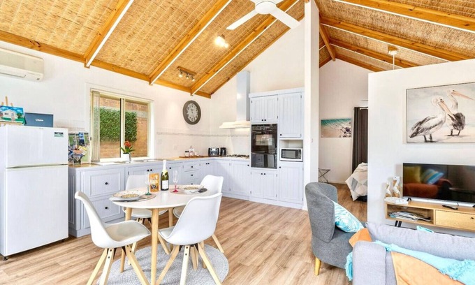 Victor Harbor Cabin | Discover Back 'O' Burke: A Hidden Gem with Pool & Kitchen