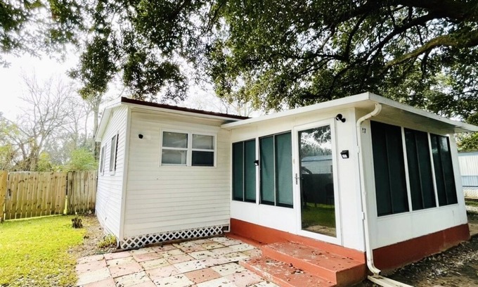 Ensley Cottage | Cozy Back to Emerald: Pet-Friendly Stay Near the Coast