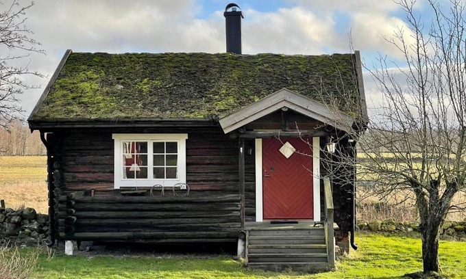Falkoping House | Discover Backgårdens Timmerstuga: Family-Friendly Retreat