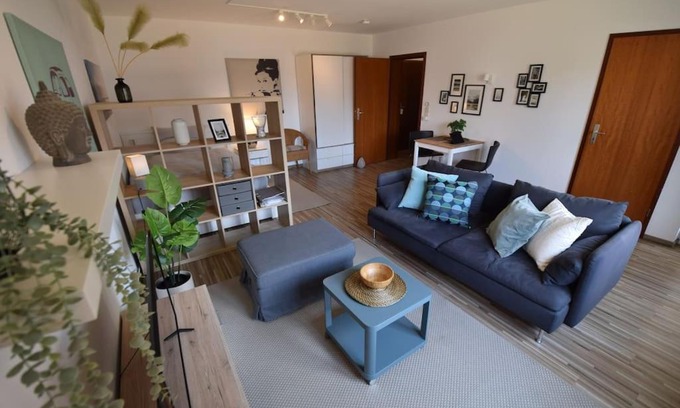 Backnang Apartment | Backnanger Terrassenstüble: Ocean View Retreat with Great Ratings