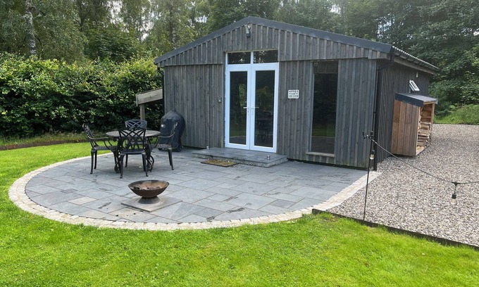 Pitlochry House | Backstage: Family-Friendly Cottage in Pitlochry with Kitchen