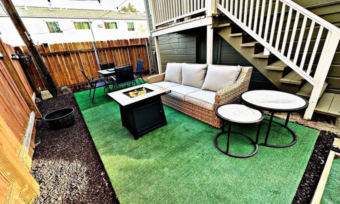 Midtown Sacramento Apartment | Backyard Bliss: BBQ Fun and Cozy Firepit Evenings
