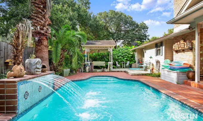 Austin House | Family-Friendly Retreat with Private Pool – Backyard Bliss
