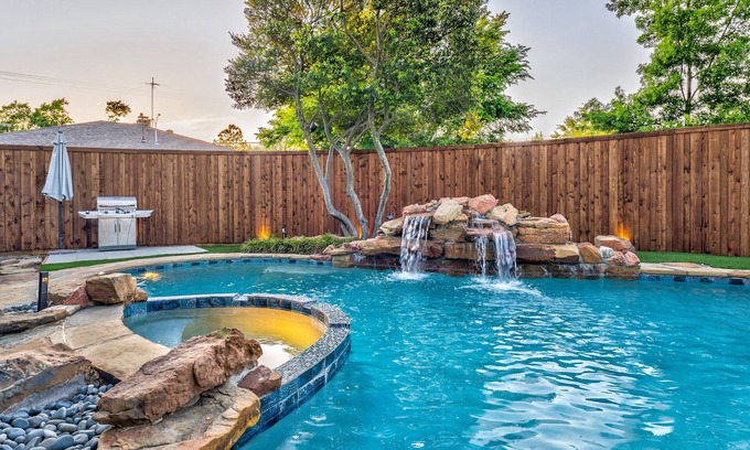 Far North Dallas House | Relaxing Oasis with Heated Pool, Hot Tub & Ocean Views