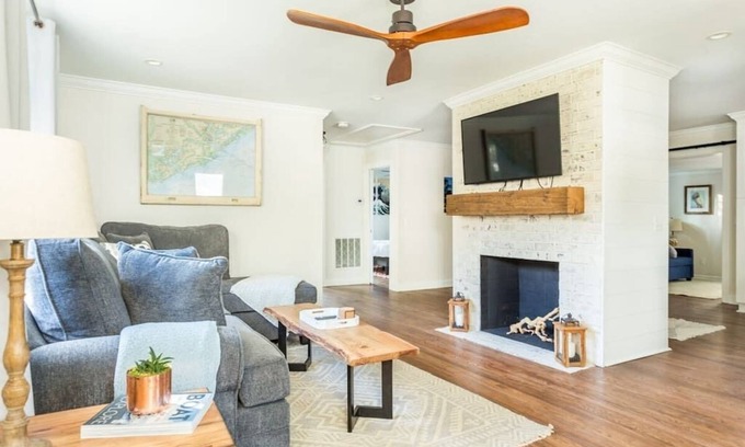 Riverland Terrace House | Cozy Home Steps from Downtown & Folly Beach with Breakfast