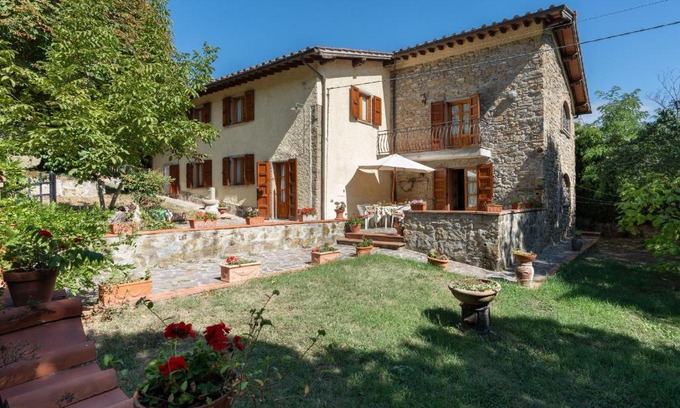 Dicomano House | Relax at Baco: A Family-Friendly 4-Star Hotel with Pool