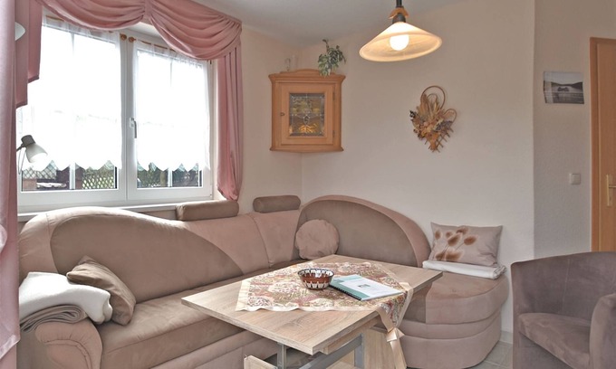 Schwarzenbrunn Apartment | Pet-Friendly Apartment in Sohl with Complimentary Breakfast