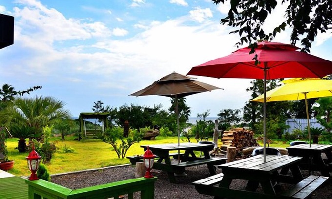Gangjeong-dong House | Top-Rated Bada Wi Olle Pension with Kitchen & Breakfast