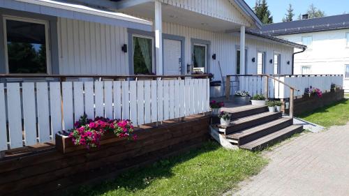 Raufoss Hotel | Welcoming Stay at Badeland Gjestegård: Pet Friendly & More