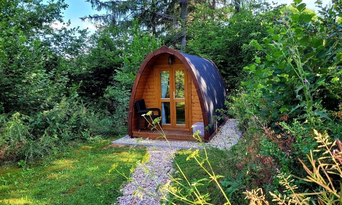 Elchweiler Apartment | Cozy Badger Den Pod for Two with Spa and Breakfast