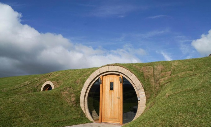 Rhayader House | Explore Badgers View: Family & Pet Friendly Retreat