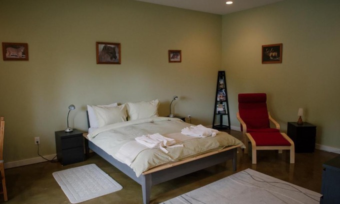 Okanagan-Similkameen Bed & Breakfast | Unforgettable Stay at Baergnaescht B&B – Rated 10/10