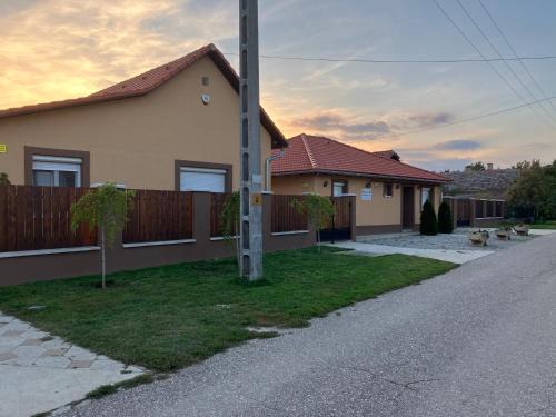 Abadszalok House | Oceanfront Retreat at Bagolyvár Vendégház II - 4-Star Stay