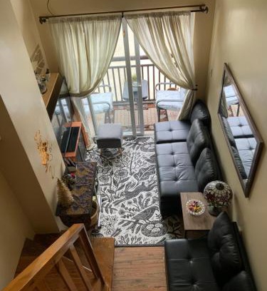 Baguio Apartment | Relaxing Baguio Summer Getaway with Balcony & Restaurant