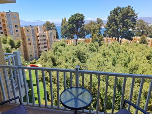 Caleta Horcon Apartment | Delightful Bahía Pelícanos: Family-Friendly with Pool Access