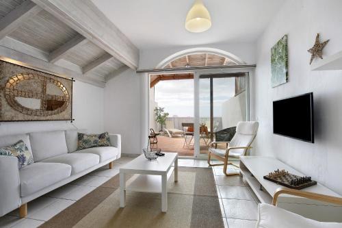 Bahia Calma Apartment | Family-Friendly Retreat at Bahía Vista with High Ratings
