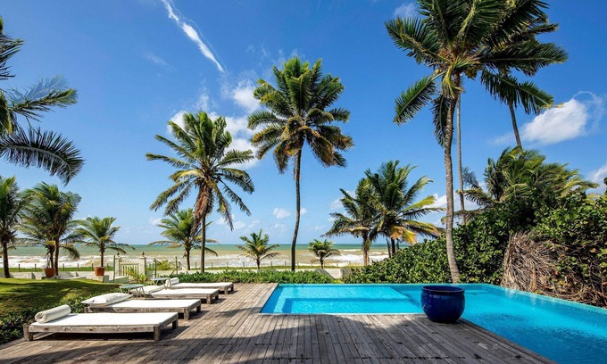 Busca Vida Villa | Inviting Beach House Retreat in Camaçari with Private Pool