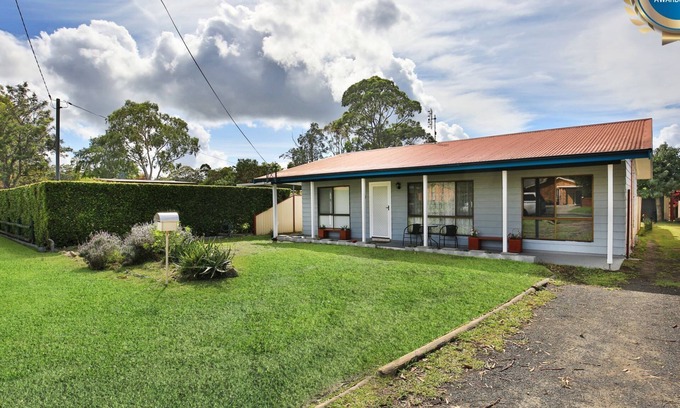 Callala Bay House | Bahia - Pet-Friendly Retreat, Steps from the Bay
