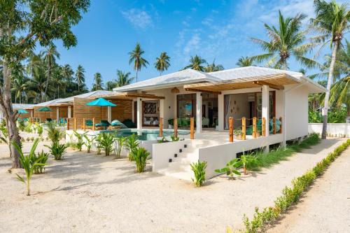 Ko Pha-ngan Villa | Relax at Bahia Beach Residence with Pool and Family Amenities
