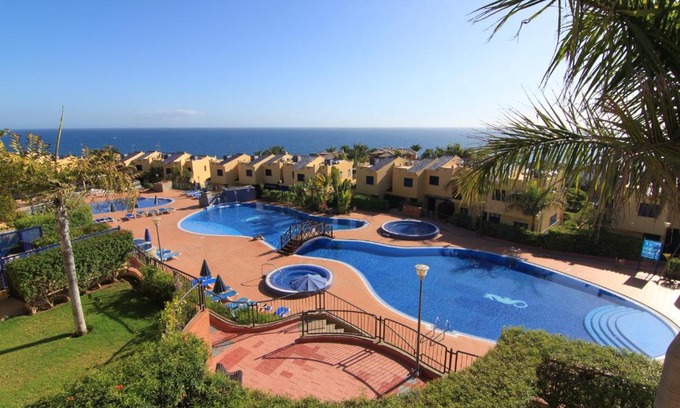 Meloneras Villa | Oceanfront Bahia Meloneras: Family-Friendly Getaway