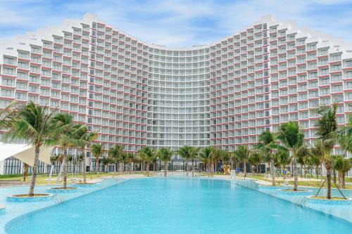 Cam Ranh Resort | Relax at Bai Dai Resort with Oceanfront Views & Pool