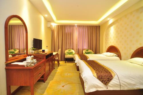 Guandu Hotel | Relaxing Stay at Bai Nian Sheng Shi Hotel - Guest Rated 7/10