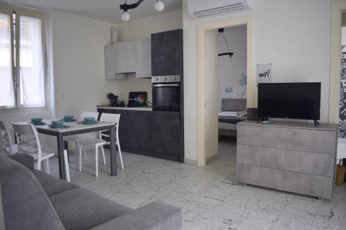 Costa Volpino Apartment | Family-Friendly Getaway at Baia delle Rose - Rated 9.3/10