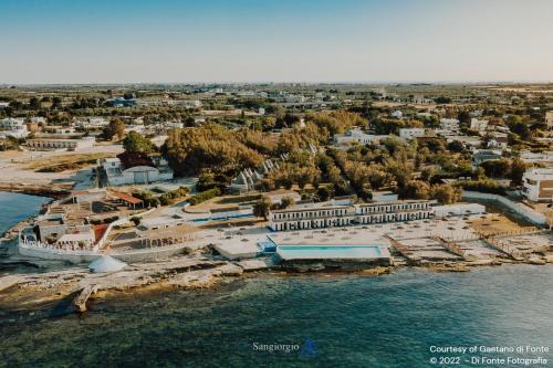 Municipio 1 Hotel | Bayfront Bliss at Baia Sangiorgio Hotel & Beach Club