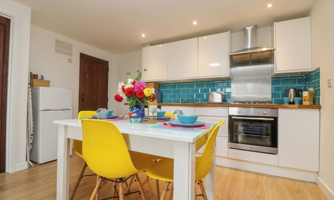 Mabe Cottage | Pet Friendly Bailey Cottage: Characterful Retreat in Stithians