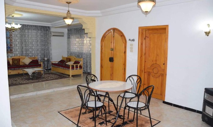 Houmt Souk House | Guest Rated: Bain bandou D’ar el Pacha with Family Amenities