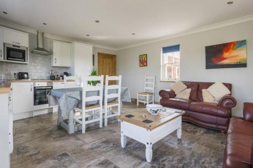 Horncastle Apartment | Cozy Bainvalley Cottages - The Shamba for Family Getaways