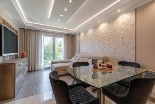 Sabaris Apartment | Family-Friendly Getaway at Baiona By Cruceiro Hotel
