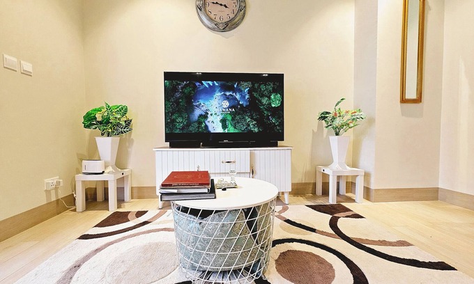 Taqah House | Discover BAIT AZUZ: Elegant Suite for Families in Havana