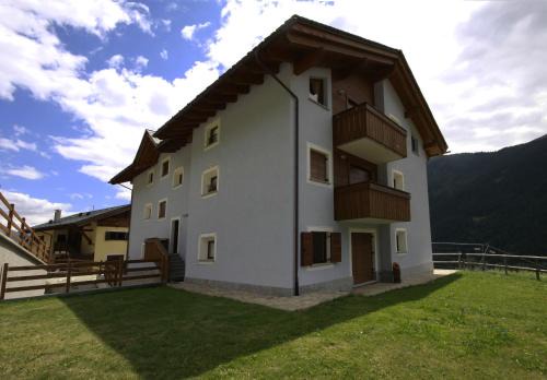 Valdidentro Apartment | Cozy Retreat at Bait Solif: Pet and Child Friendly Stay