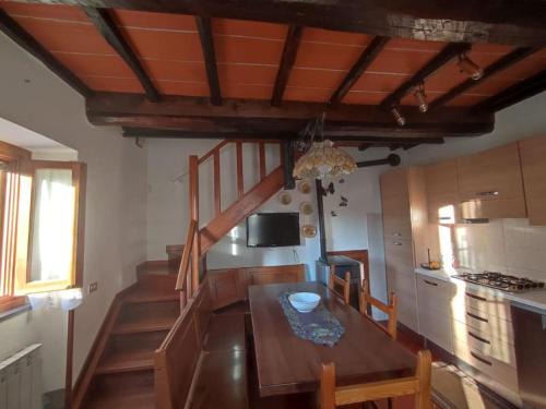 Loro Ciuffenna Ski Chalet | Cozy Retreat Just 5 Minutes from Loro Ciuffenna