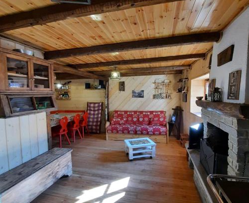 Premana Ski Chalet | Pet-Friendly Baita Autentica: Your Perfect Mountain Escape