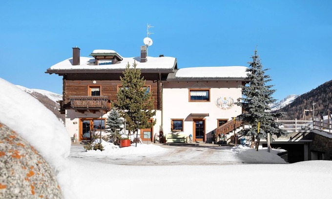 Livigno Apartment | Mountain View Retreat: Baita del Sole with Garden & Wi-Fi